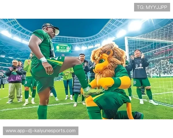 北京国安前锋状态神勇，连续进球助球队获胜，北京国安前锋是谁